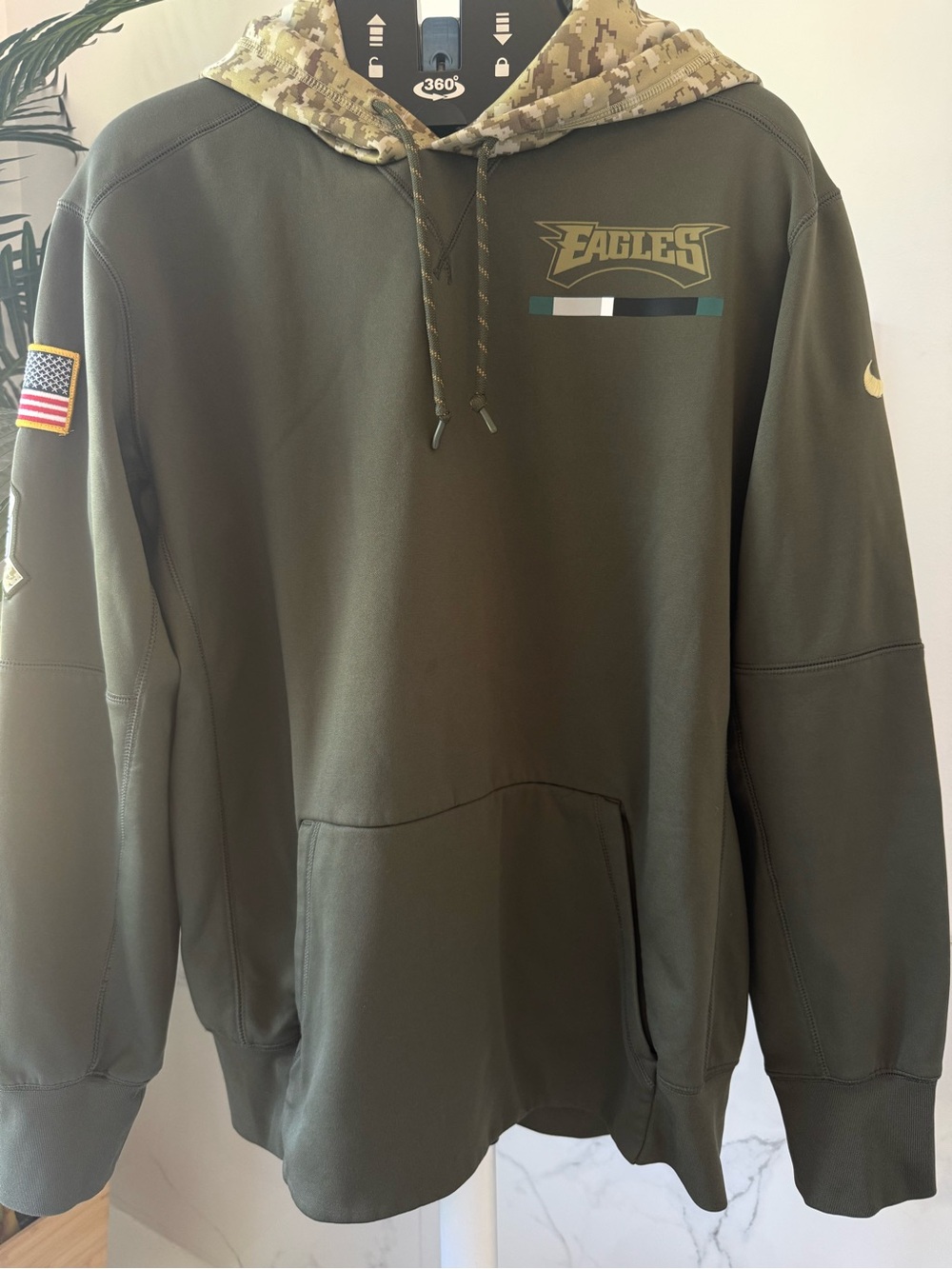 NWOT Nike Philadelphia Eagles 2025 Salute to Service Hoodie